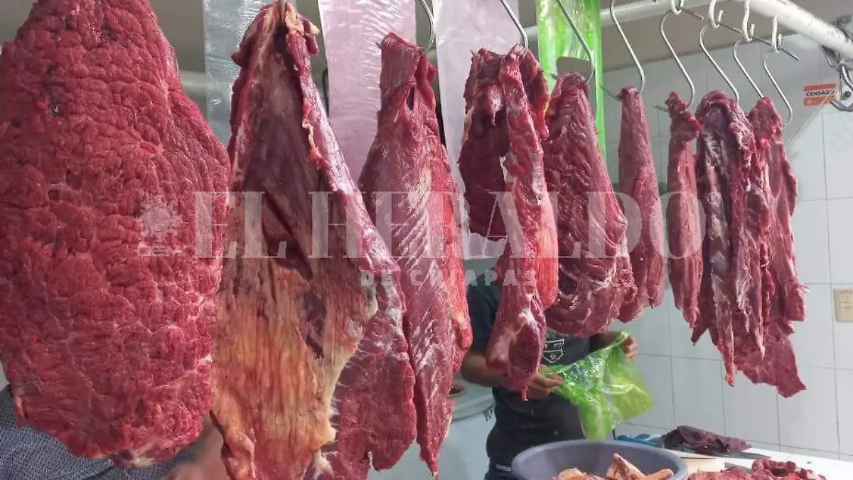 Ante escasez de ganado sube precio de carne de res