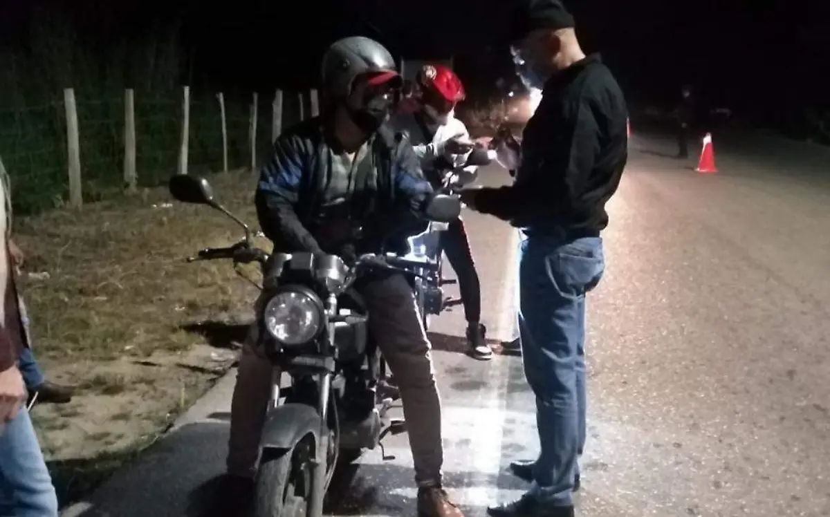 motocicleta en reten 1