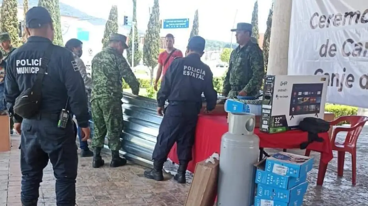 Canje de armas en San Cristóbal