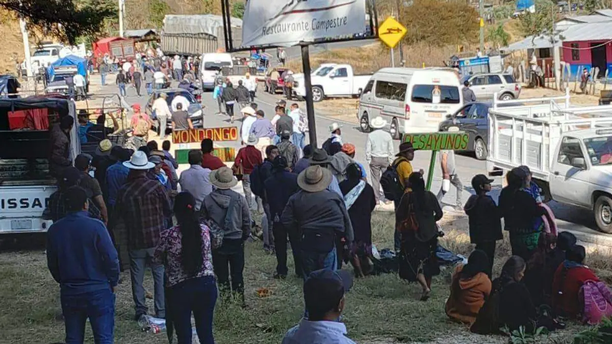 Bloqueo en carretera Teopisca 