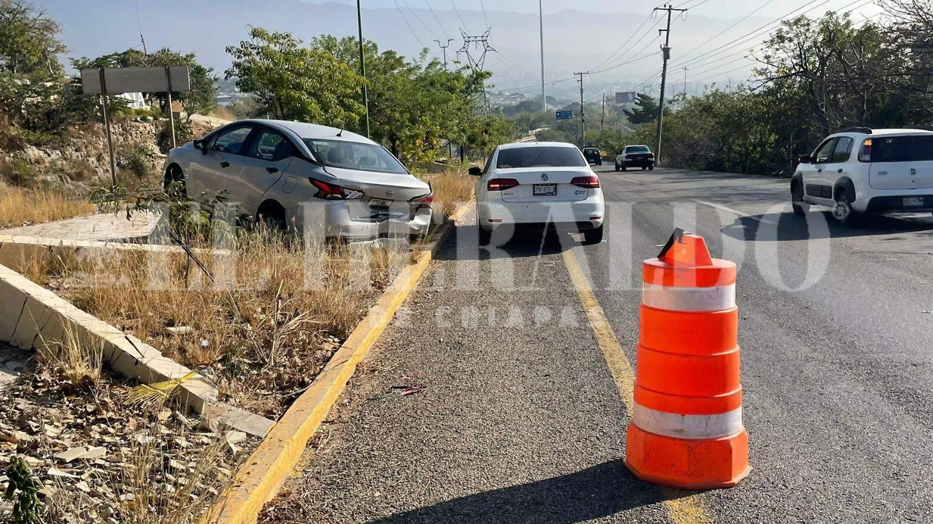 Automóviles chocan en el libramiento norte