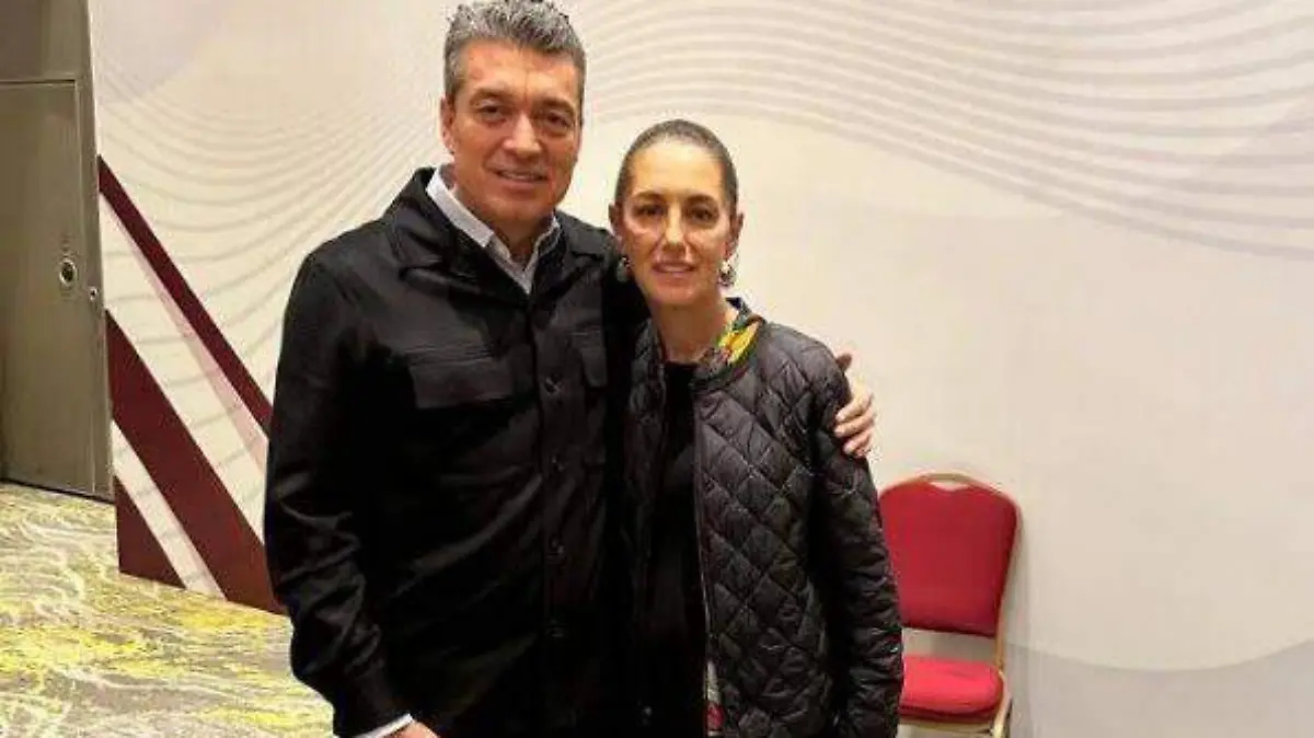 Rutilio y Claudia abarazados