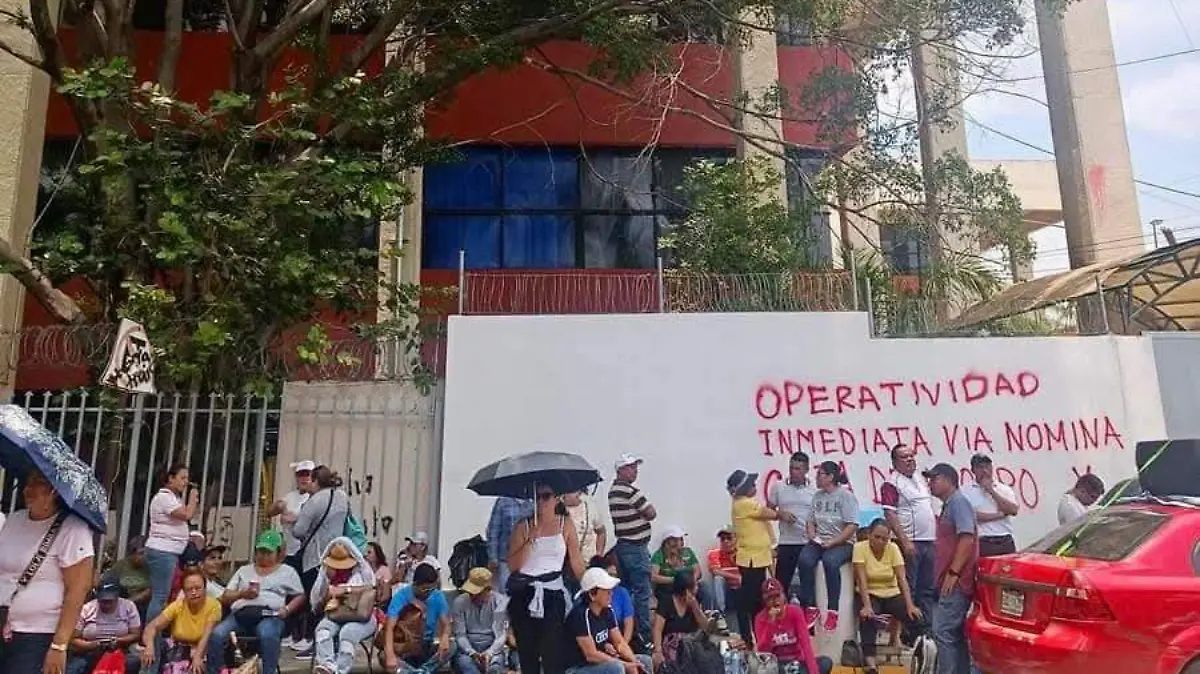 Plantón de maestros