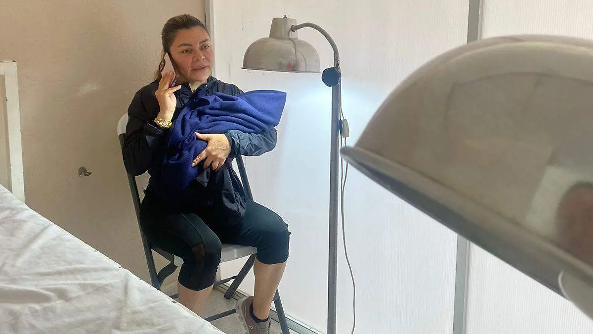 Sofía Espinoza y bebe rescata