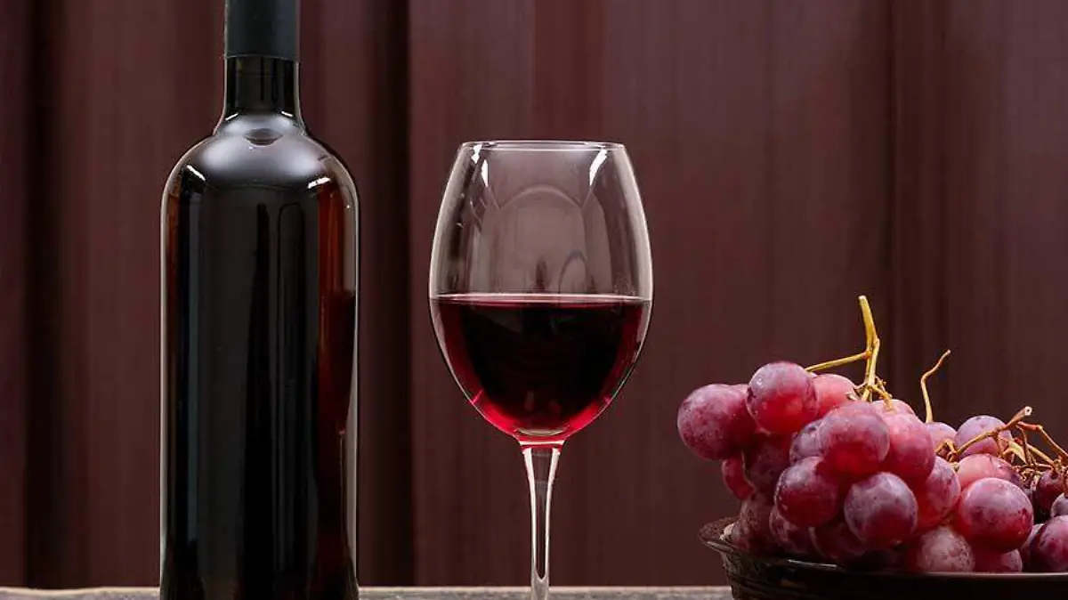 672e511b1730b7c1ec8aecb1_BENEFICIOS-DEL-CONSUMO-MODERADO-DEL-VINO-TINTO