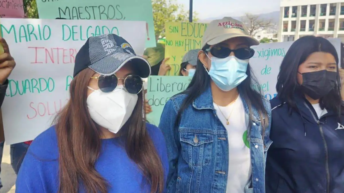 egresados se manifiestan_2