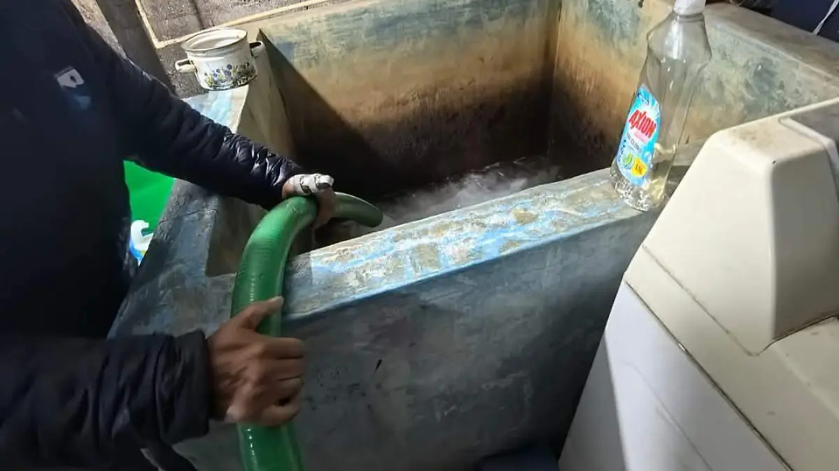 Llenando tanque de agua