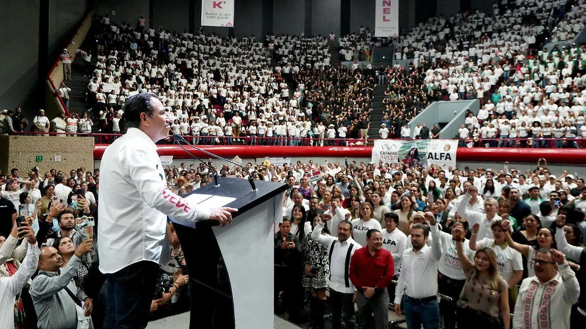 Gobernador en Polyforum