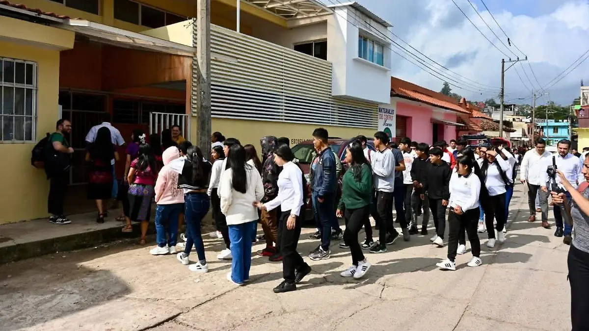 Estudiantes en Pantelhó