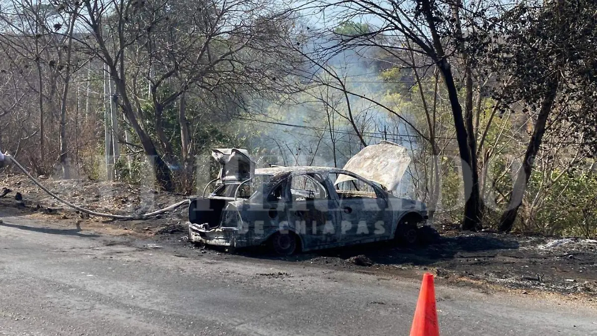 Auto quemado