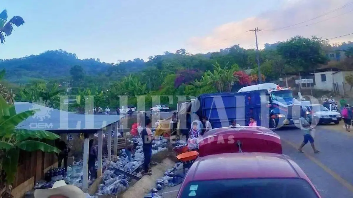 Carro refrescos saqueado