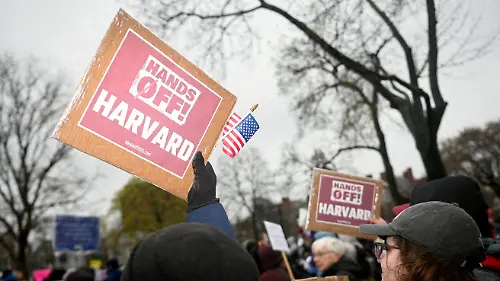 2025-04-30T224938Z_1752165287_RC2KWDA8QCCI_RTRMADP_3_USA-TRUMP-HARVARD-GRANTS