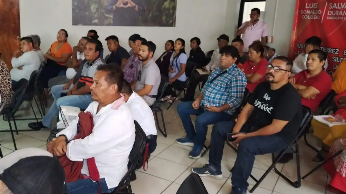 SalonDesde uno de los salones de esa central obrera, Víctor Manuel Ramírez Guillén señala que ya hay menos agremiados en Chiapas