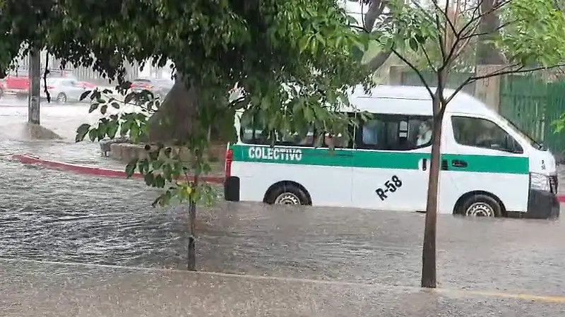 Combi en agua