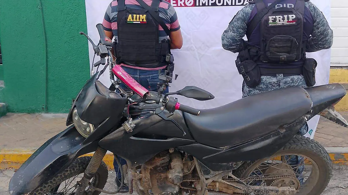 moto de miembro de cartel