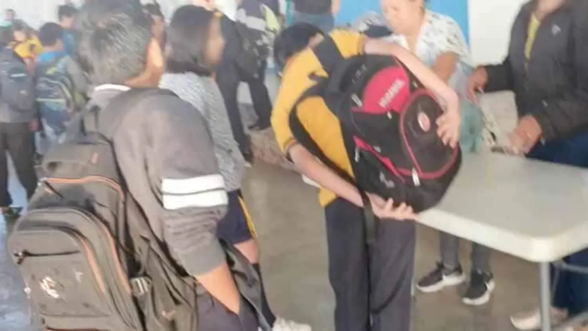 Padres de familia Canaco atención especial