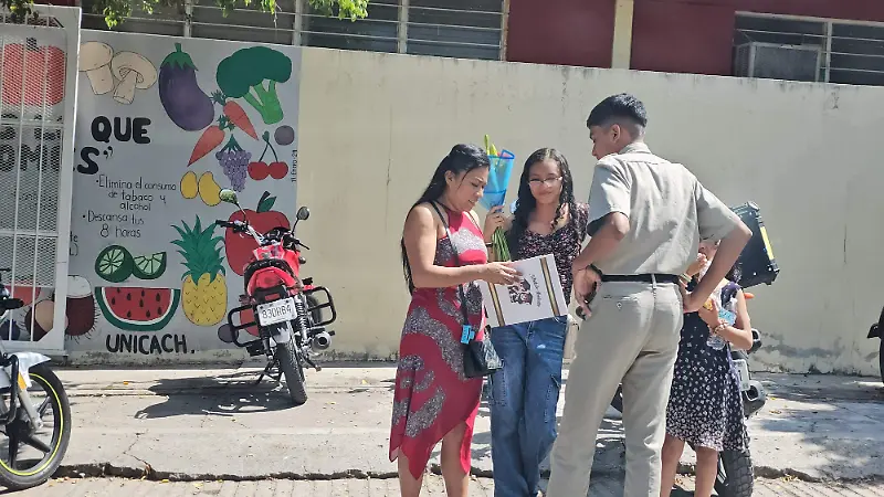 Estudiantes graduaciones ciclo escolar Tuxtla