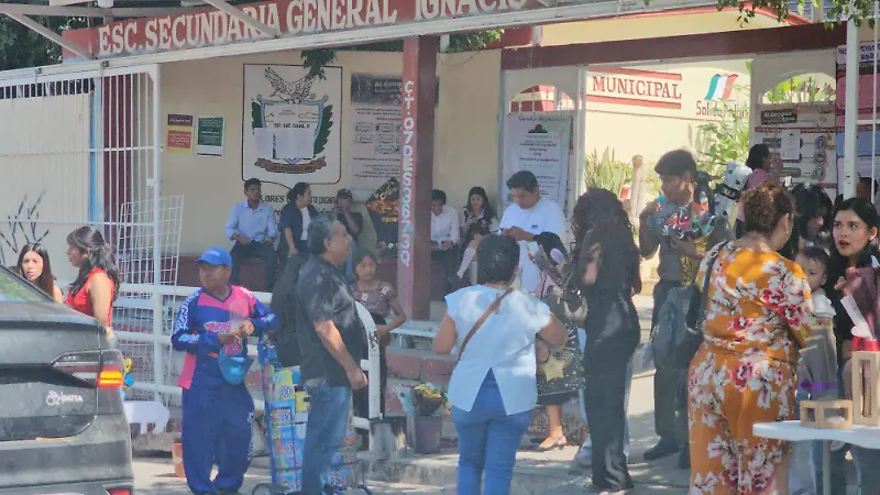 Escuelas graduaciones ciclo escolar Tuxtla