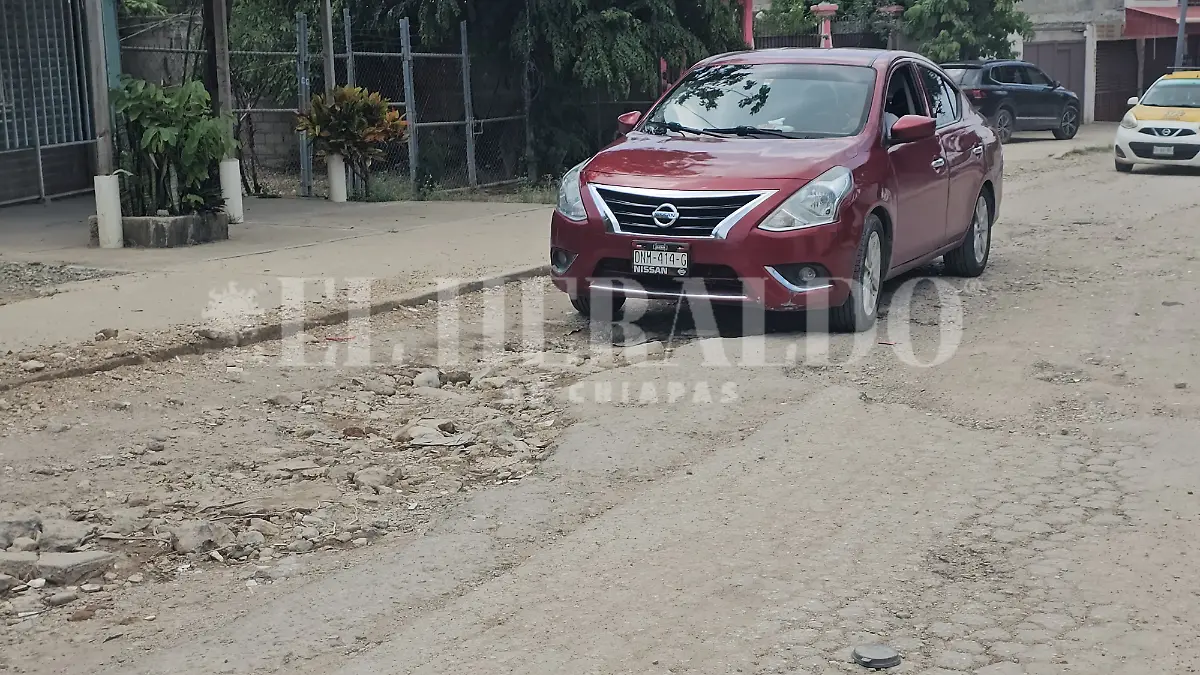 Denuncia Loma Bonita calles