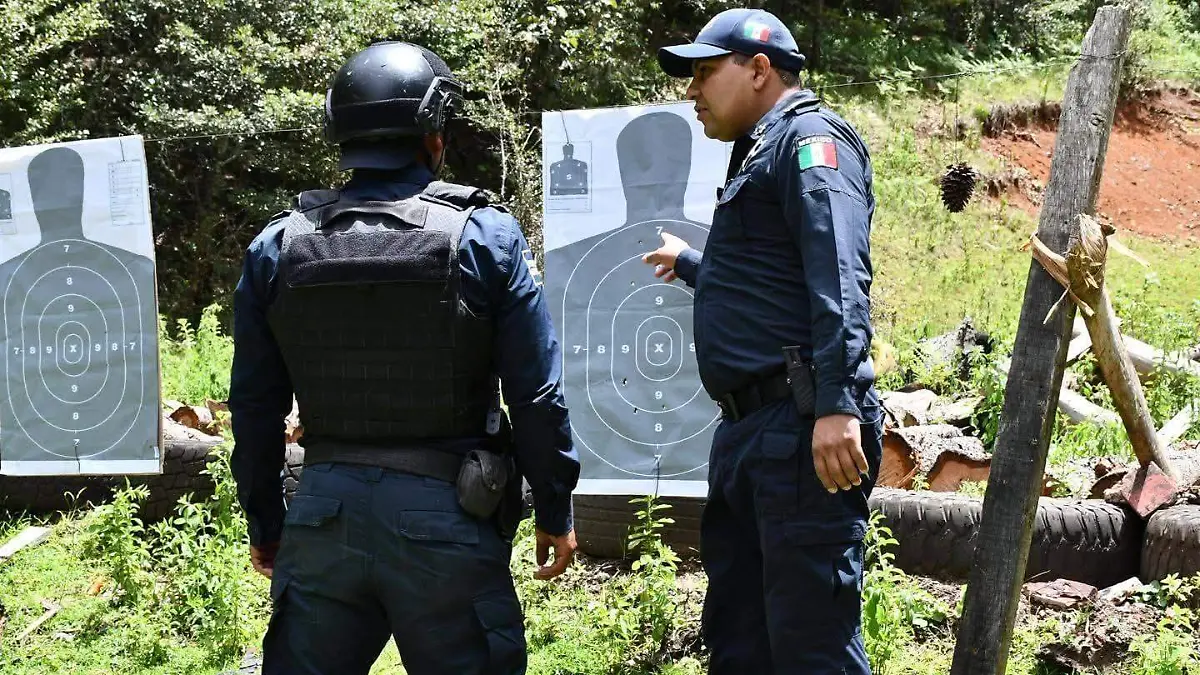 policias reciben adiestramiento