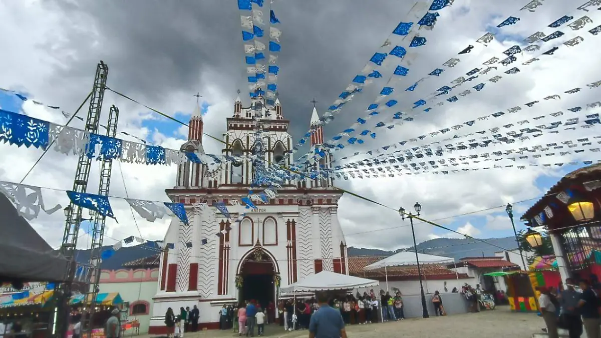 celebración a la virgen