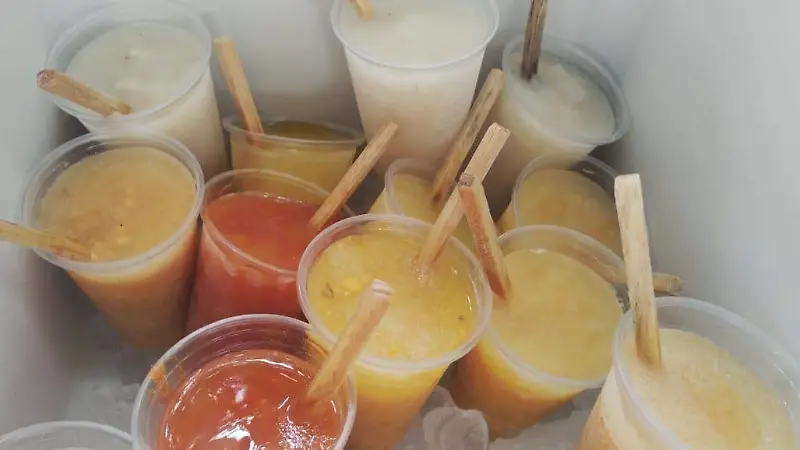 Frutas de la época convertidas en paletas