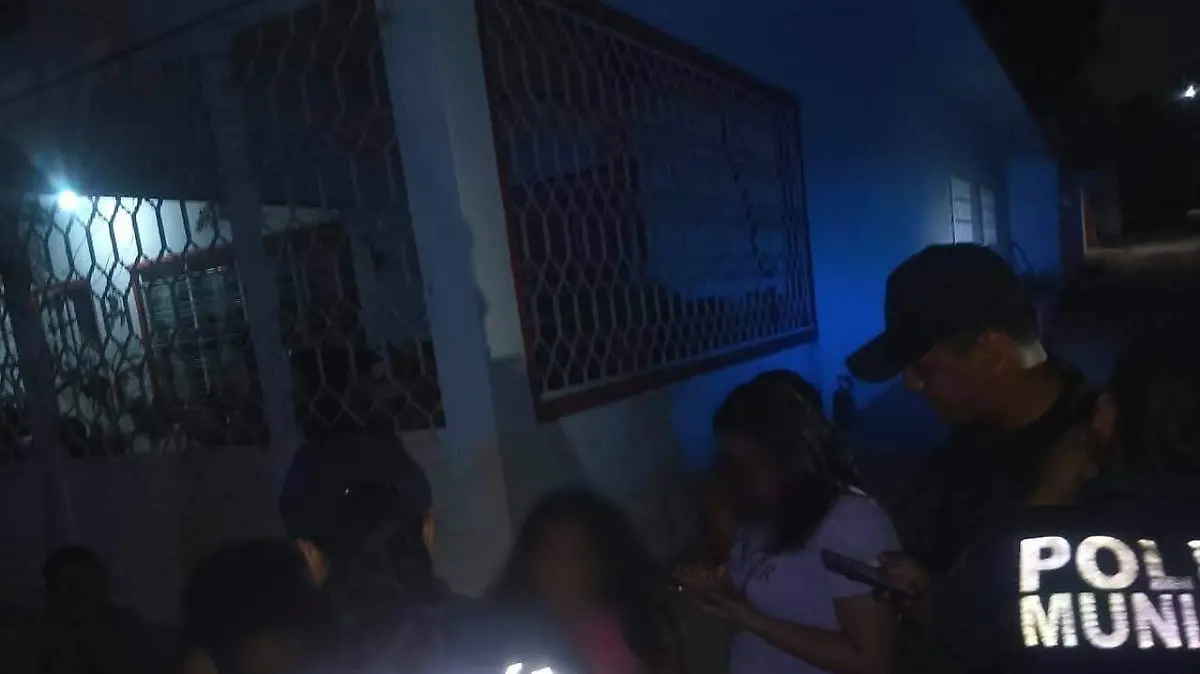 policías