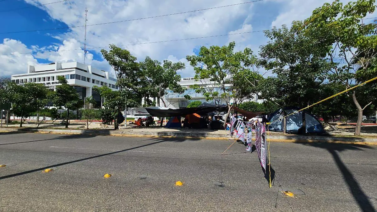 Planton Madres frente a fiscalia