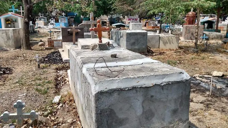 Panteones operativos Tuxtla