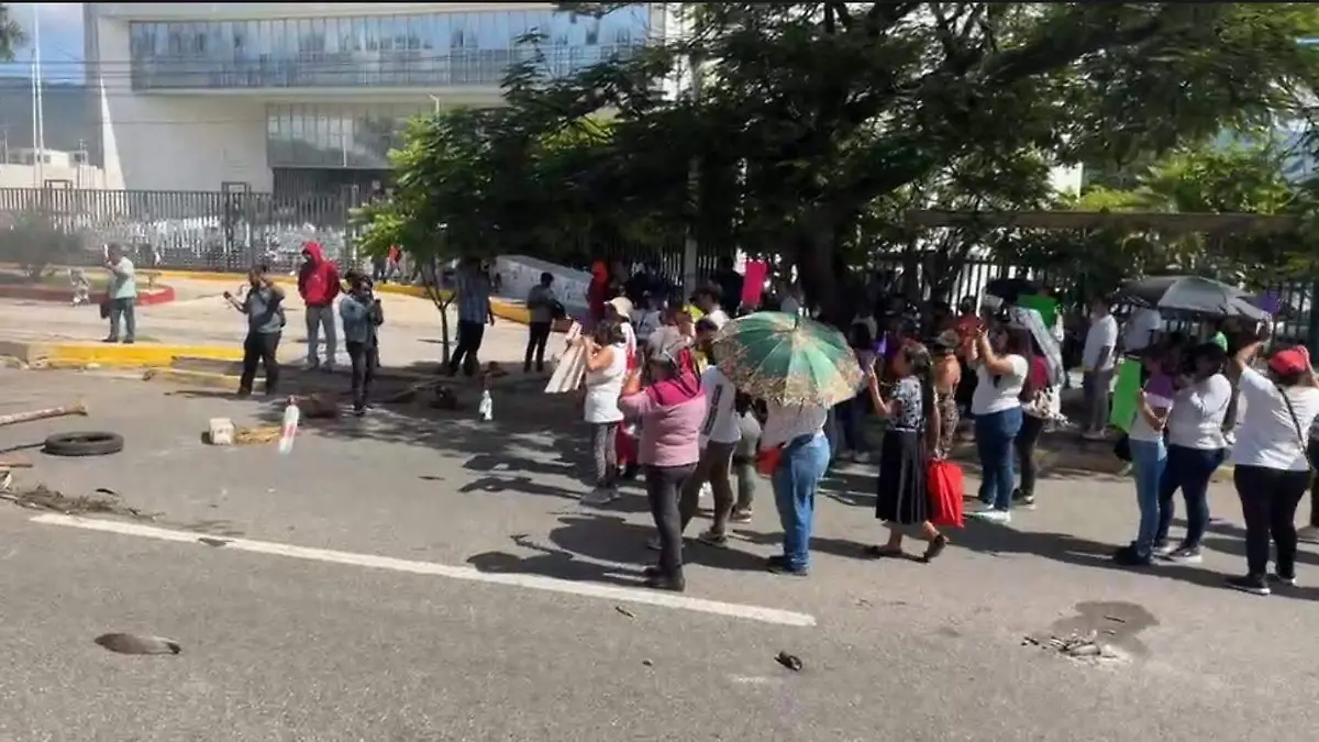 desalojan a madres en resistencia