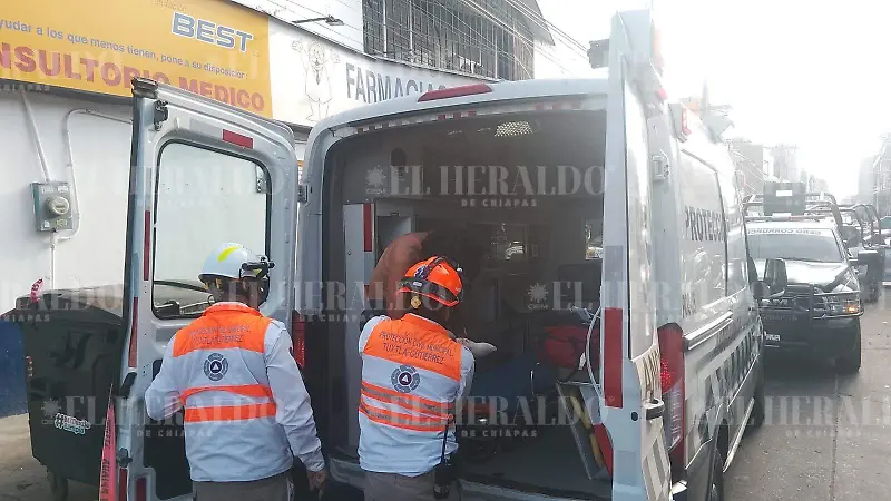 Hallan a joven torturado