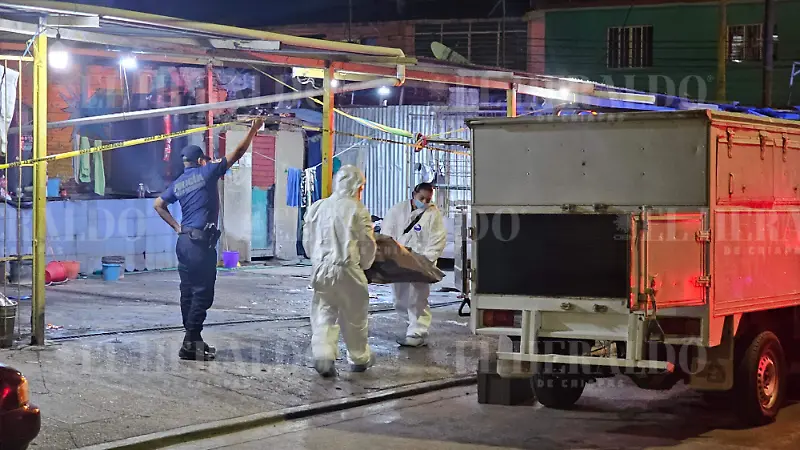 Hallan a mujer sin vida en autolavado