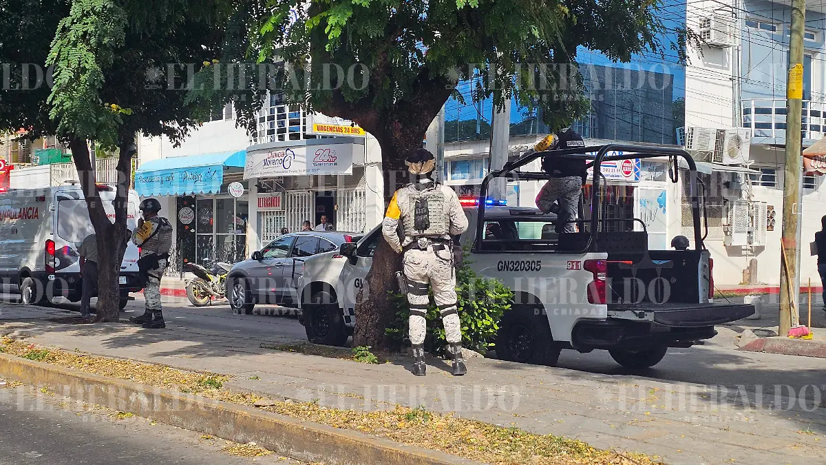 Desalojan IMSS 5 de Mayo