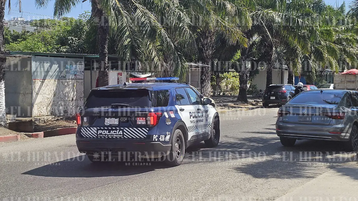 Atacan a balazos a un masculino