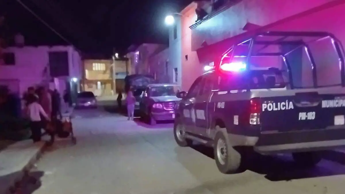 motociclista cae al rio