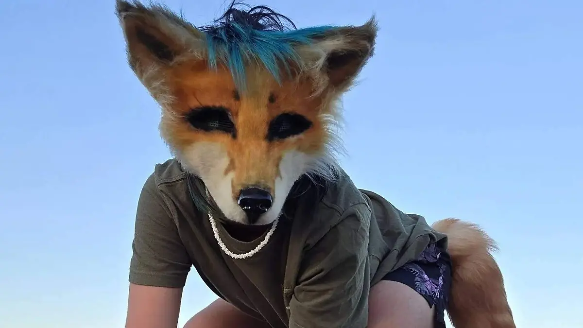 una-persona-que-se-identifica-como-therian-16-9-aspect-ratio-default-1032709_da39