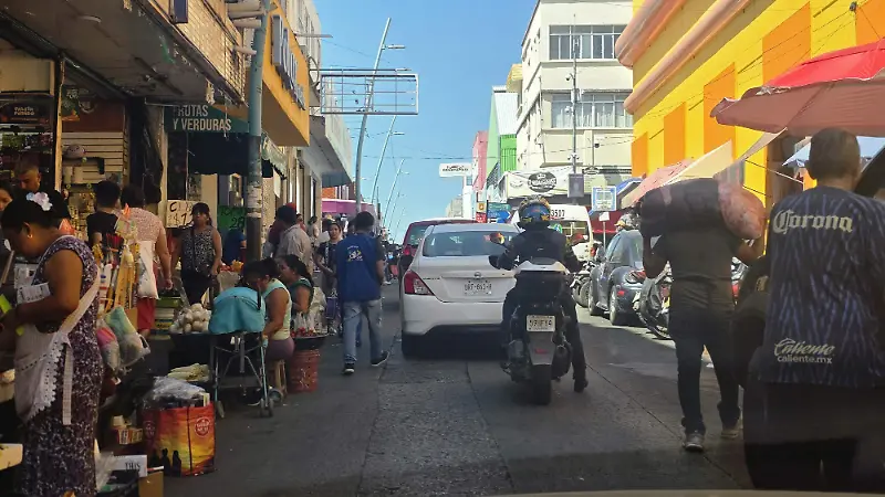 Ambulantaje transeúntes centro mercados Tuxtla
