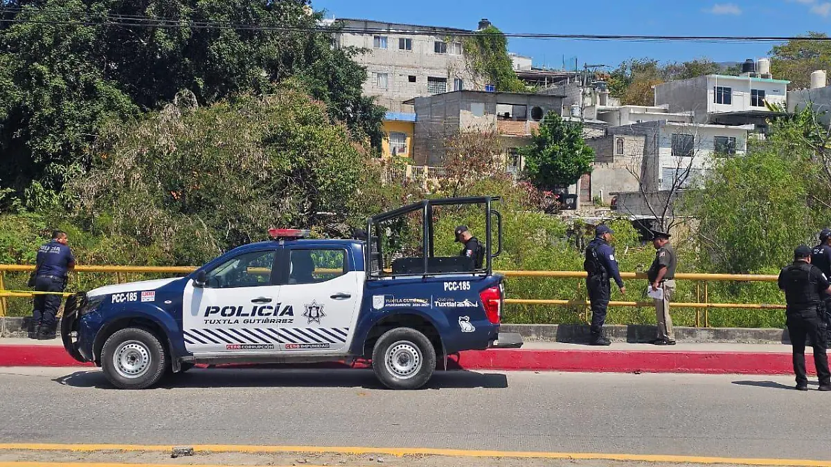 hombre cae de puente 