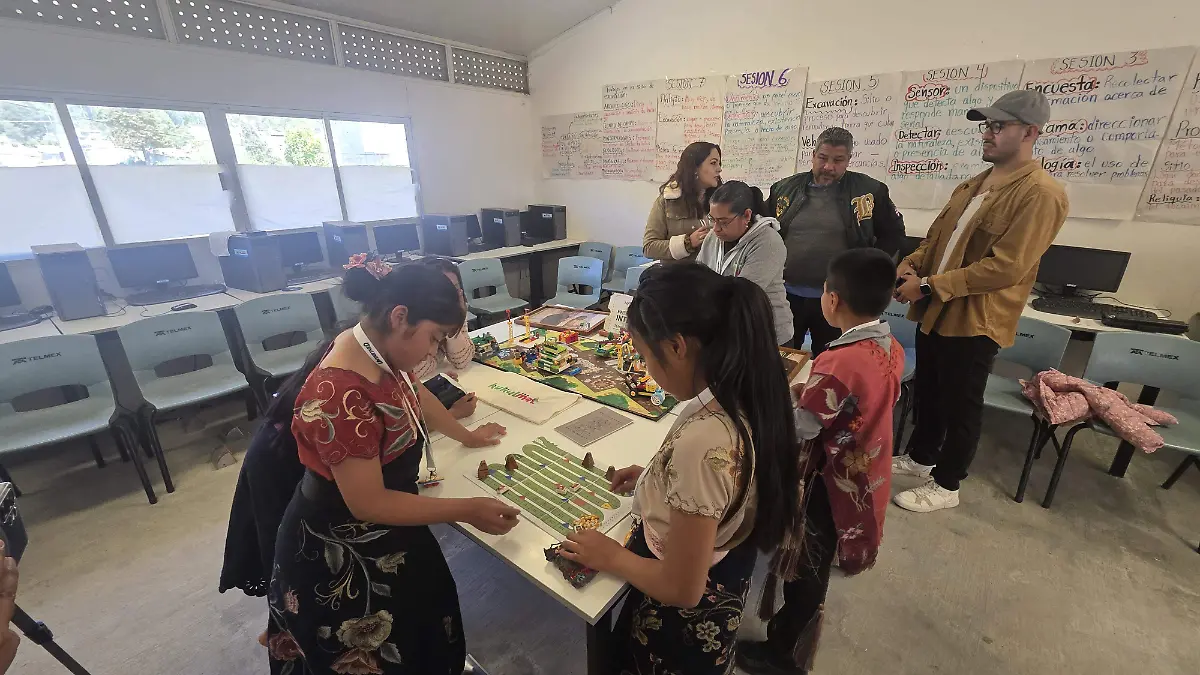 Niñas y niño de Zinacantán 