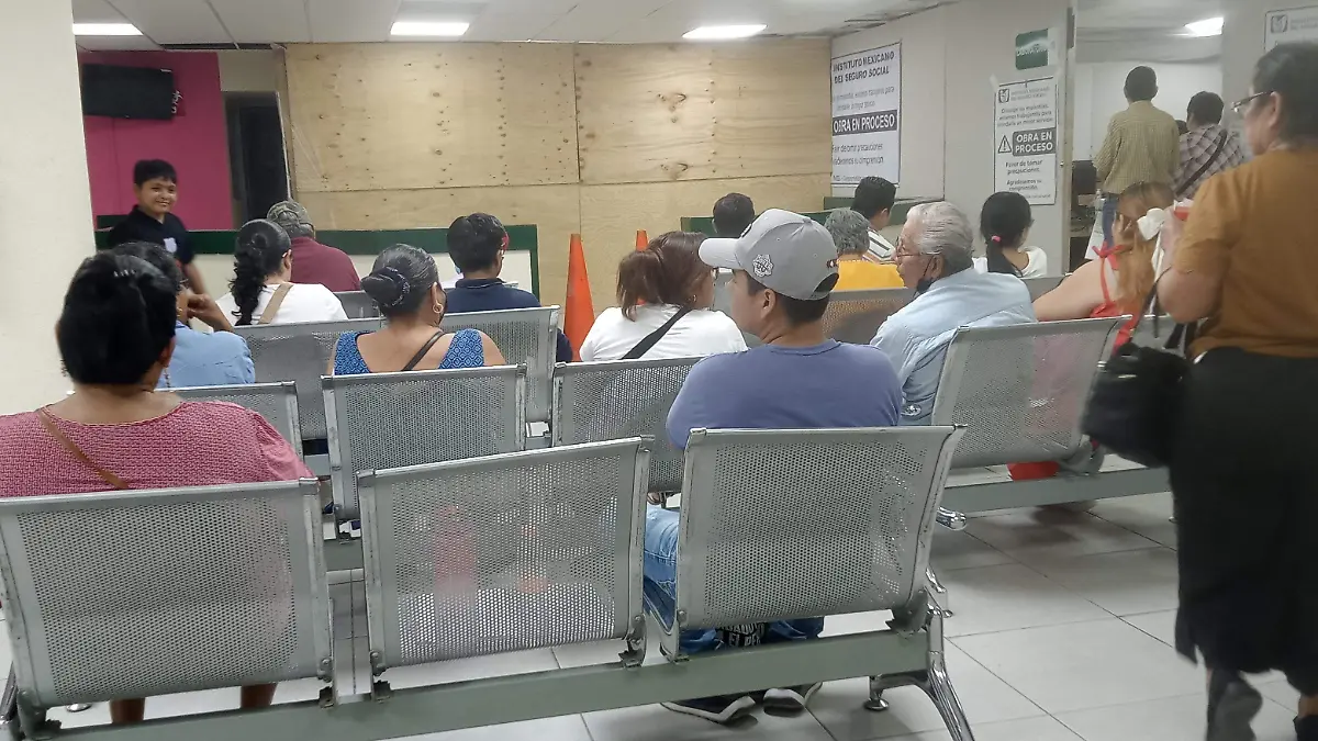 Salas de espera de hospitales, saturadas