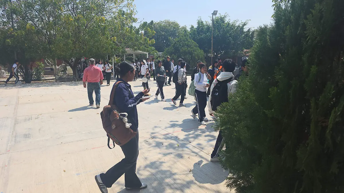 Mujeres Chiapas escuelas menstruación salud digna