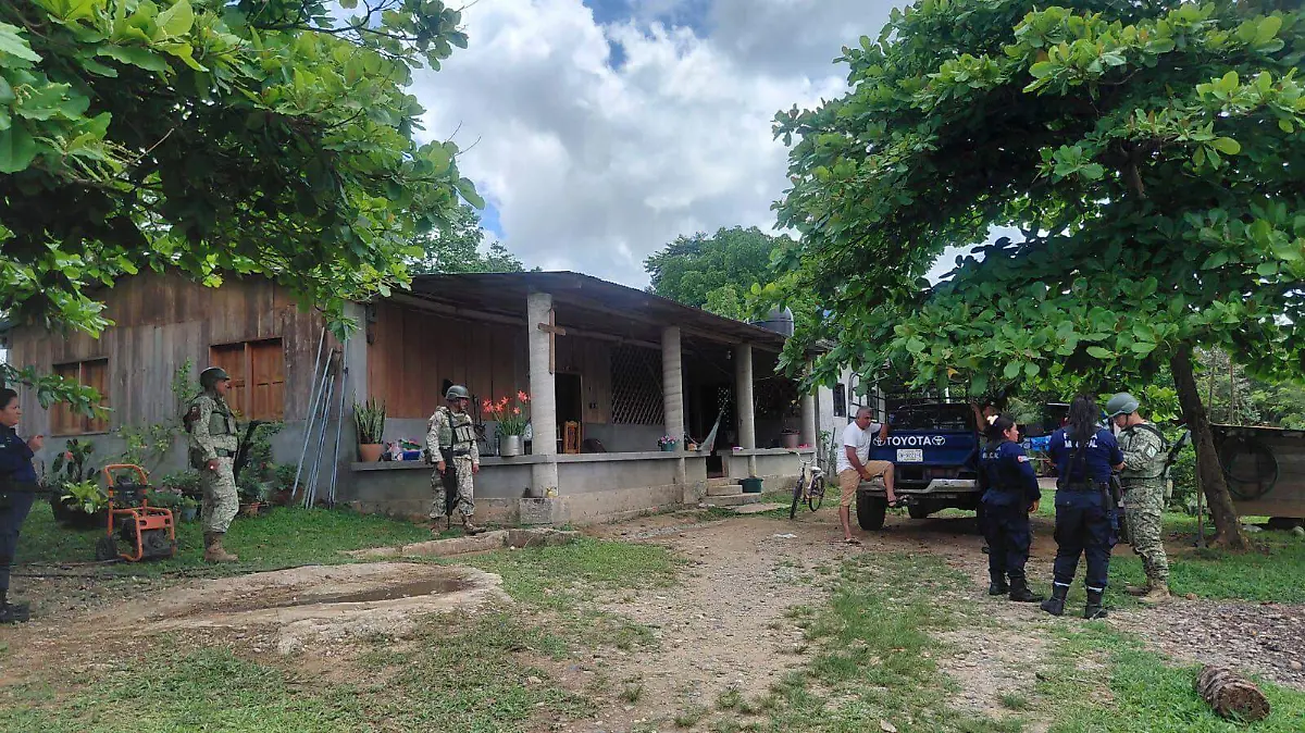 policías y militares
