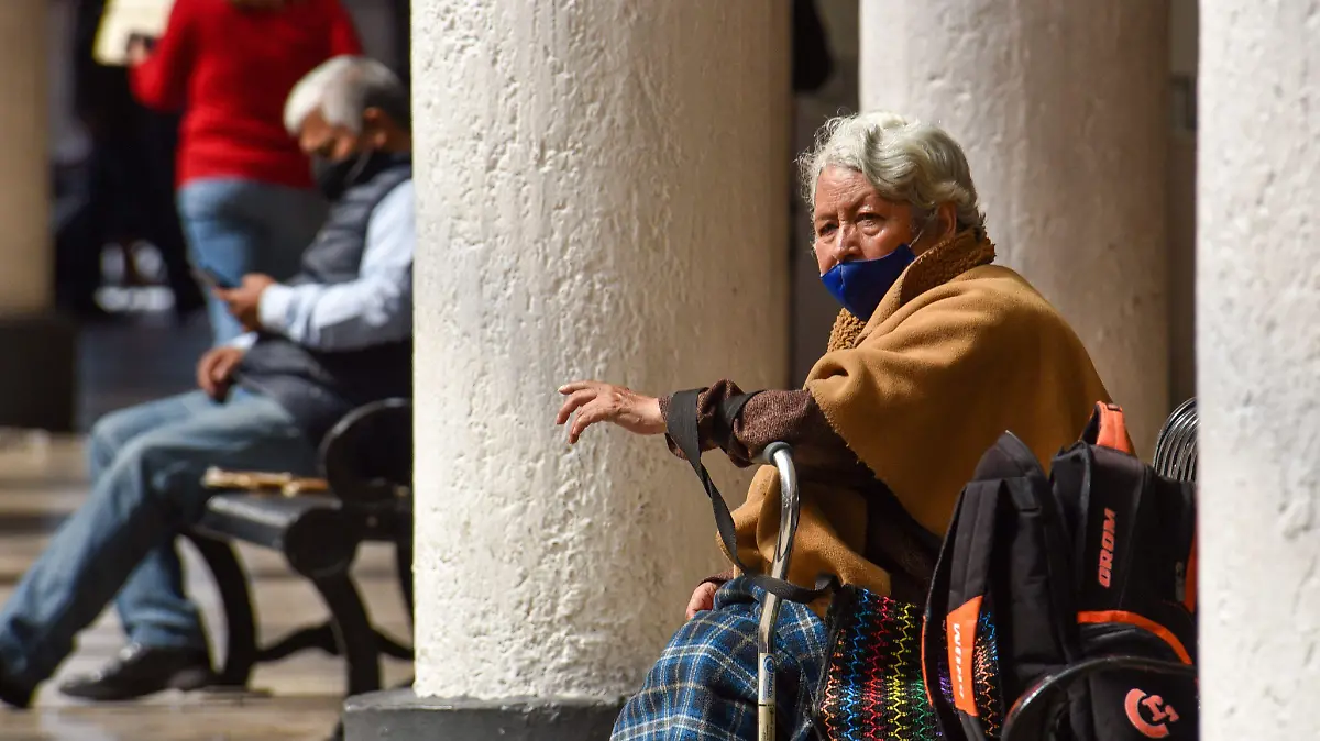 774089_Abuelitos sin festejo_impreso