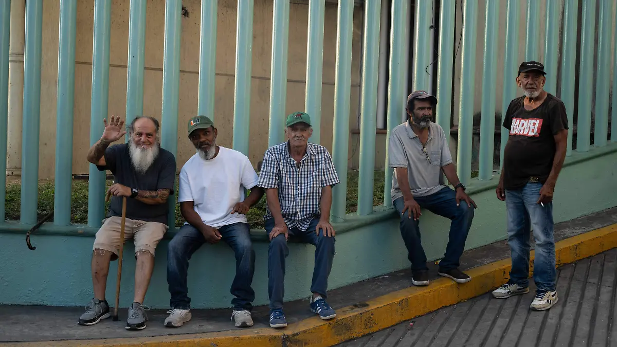 1076916_Cubanos Deportados de EUA_impreso