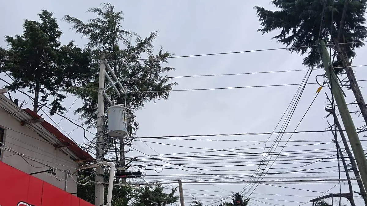 suspende luz cfe oxchuc