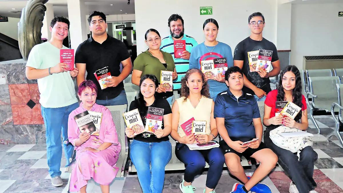 Recibieron un libro como obsequio_CMYK