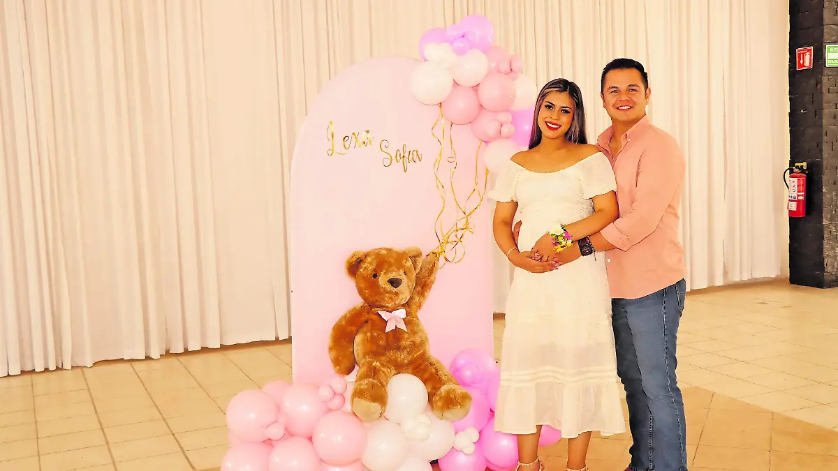 SOFIA SOLORIO Y ANGEL MENDOZA (2)_CMYK