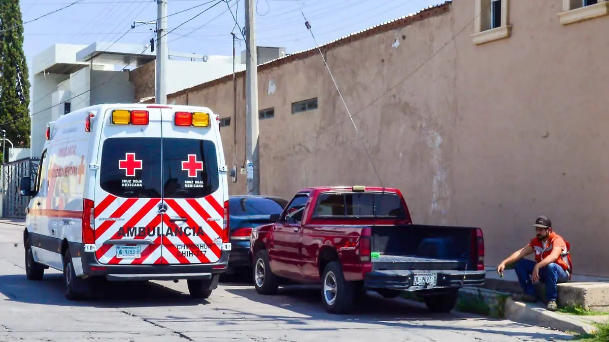 movilización ambulancia cruz roja paramédicos