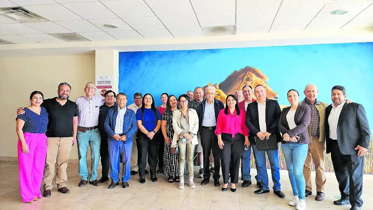 Integrantes de AECHIH con representantes de la Facultad de Enfermeria_CMYK