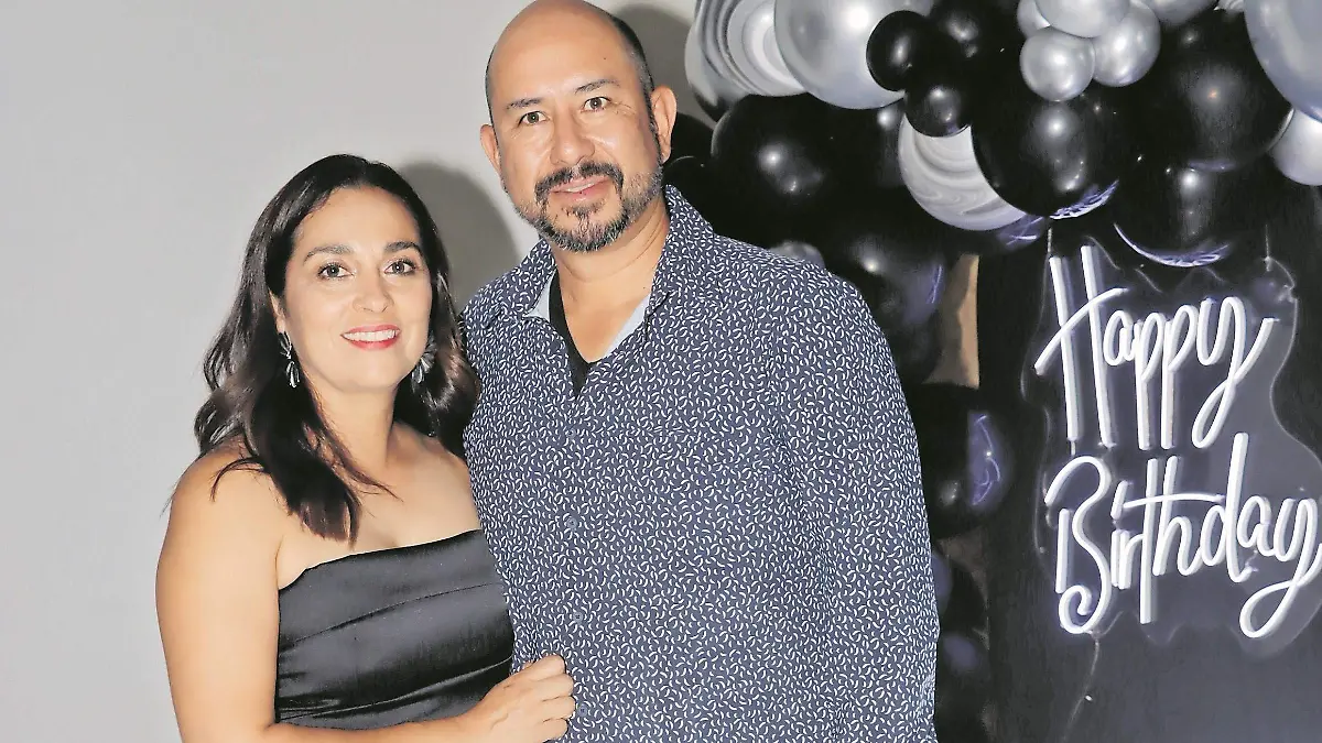 LETICIA VELASCO Y PAVEL SANTILLANES  50 ANOS (2)_CMYK